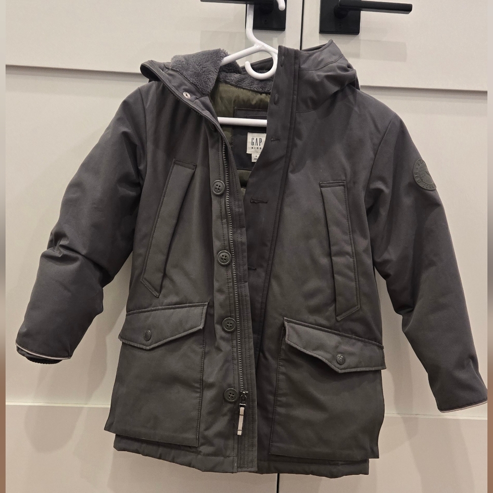 GAP Boys MaxCold Parka Winter Coat, Size M, Charcoal Gray